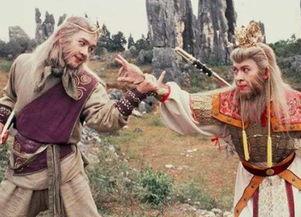 通臂猿猴师傅吃瓜,揭秘猴界美食风云